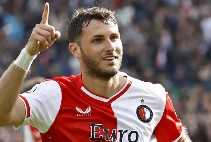 SANTIAGO GIMENEZ.jpg