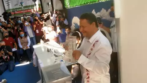 Julio Menchaca Hidalgo voto elecciones