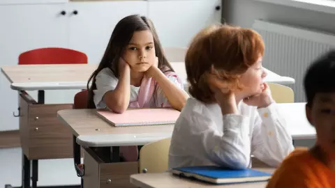 PORTADA HAY CLASES MAÑANA 27.jpg