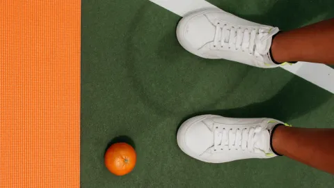 Así conviertes tus tenis blancos de tela en impermeables