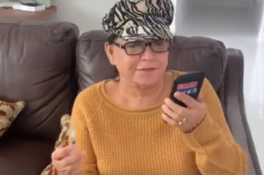 Doña Rosa Rivera conectada con sus fans..jpg