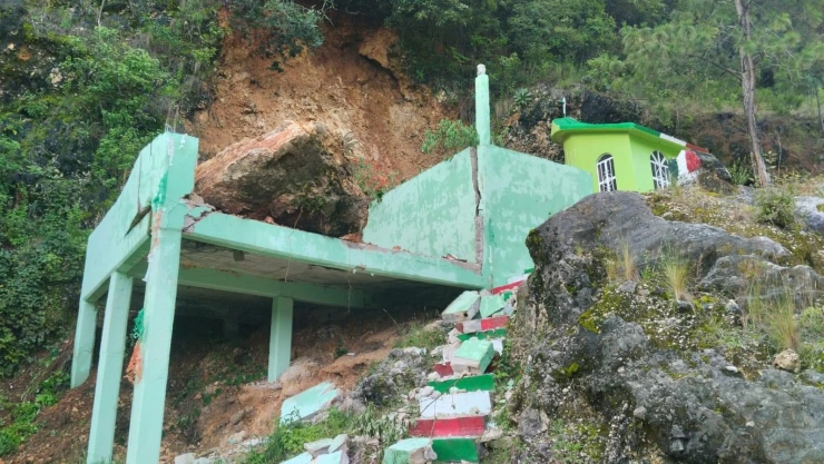 iglesia derrumbada Zinacantan