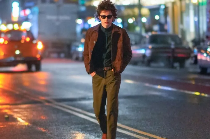 Timothée Chalamet, nacido en 1995 en Nueva York, se destacó desde joven en el teatro y cine independiente. Su primera nominación al Oscar llegó en 2018 por ‘Llámame por tu nombre’.
Crédito: Searchlight Pictures