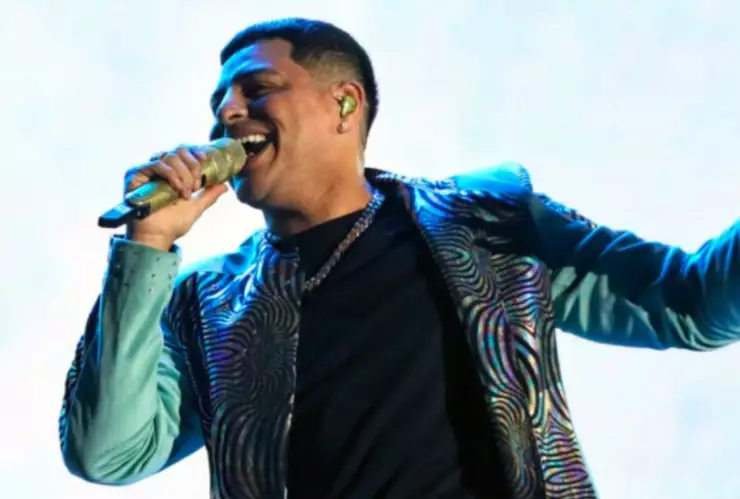 Nacimiento del tercer hijo de Eduin Caz con su ex esposa