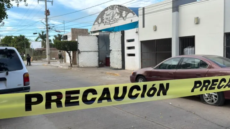 Atacan a balazos un autolavado en la Lombardo Toledano, Culiacán