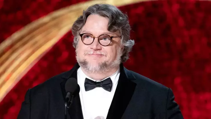 ¿Cómo obtener la beca de Guillermo del Toro para estudiar cine?