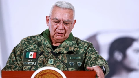 Con la voz entrecortada, Ricardo Trevilla Trejo honra a militares tras muerte de El Mencho