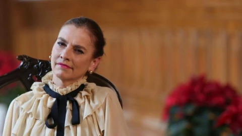 beatriz guitierrez muller dia del maestro.jpg