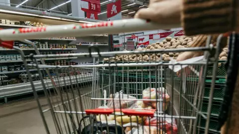 Jóvenes usan supermercados para ligar; a estas horas los usan y el porqué surgió está tendencia viral en Tiktok