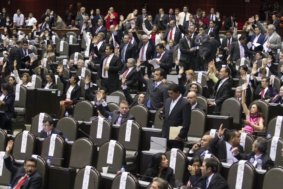 Los legisladores discutieron el dictamen más de 3 horas