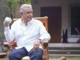 SAT da registro a fundación de AMLO en 15 días.