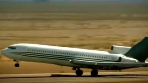 VIDEO Estrellaron un avión en Mexicali, en la Laguna Salada