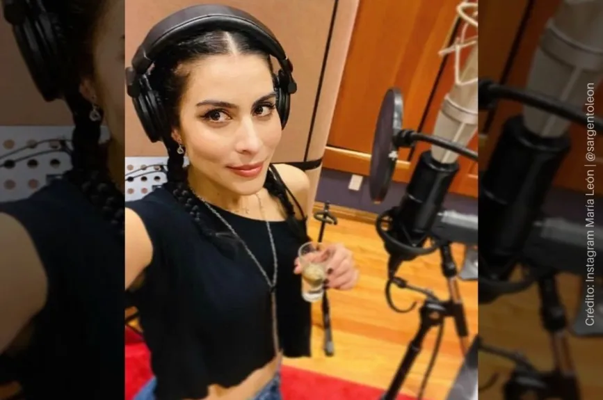 Maria León Grabando.jpg
