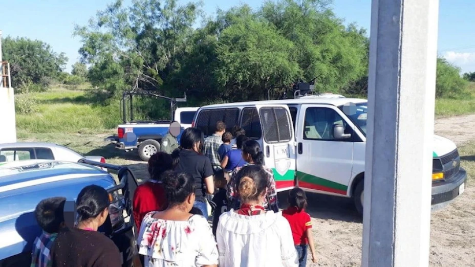 Rescatan migrantes