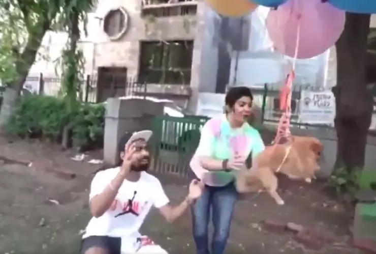 Detienen a youtuber por volar a su perro con globos
