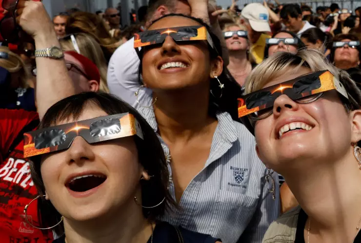 Cuánto-tiempo-puedo-mirar-el-eclipse-solar-2024-Esto-dicen-expertos