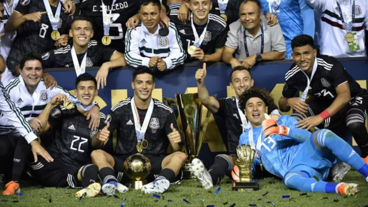 Foto de archivo de selecci&oacute;n de M&eacute;xico celebrando la obtenci&oacute;n de la Copa de Oro de la Concacaf tras vencer a Estados Unidos. Estadio Soldier Field. Chicago, Illinois, EEUU. 7 de julio de 2019. Imagen: Reuters
