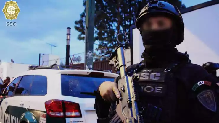 detienen cinco hombres robo autoservicio.jpg