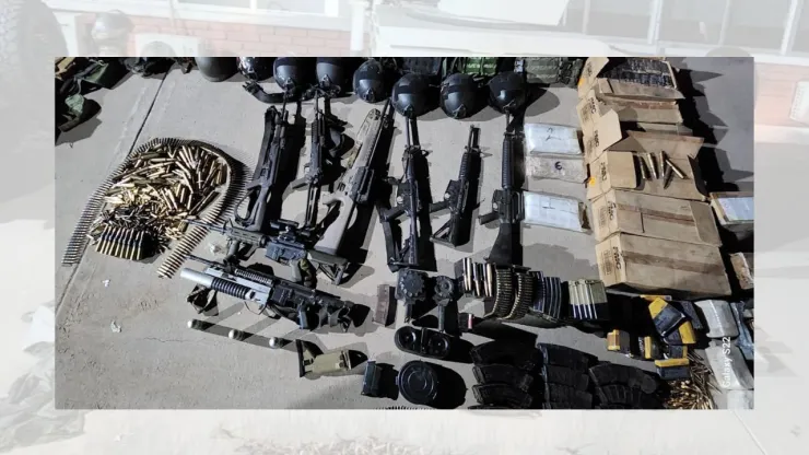 Sinaloa: Descubren auténtico arsenal en poblados de Culiacán