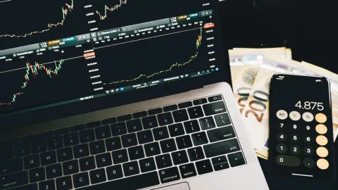 Lunes negro: Mercados mundiales registran fuertes pérdidas; esta es la razón