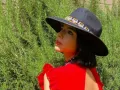 Ángela Aguilar pensando en el infinito..jpg