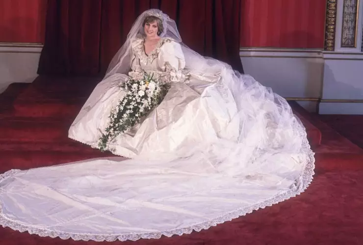 Estos son los 5 PEORES vestidos de novia de las famosas-1.jpg