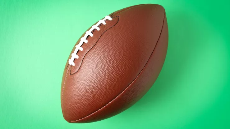 ¿Por qué en el Super Bowl no se usa un balón redondo? La ciencia tras la forma ovoide