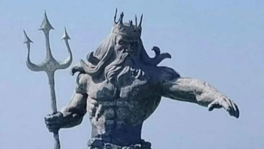 Estatua Poseidón
