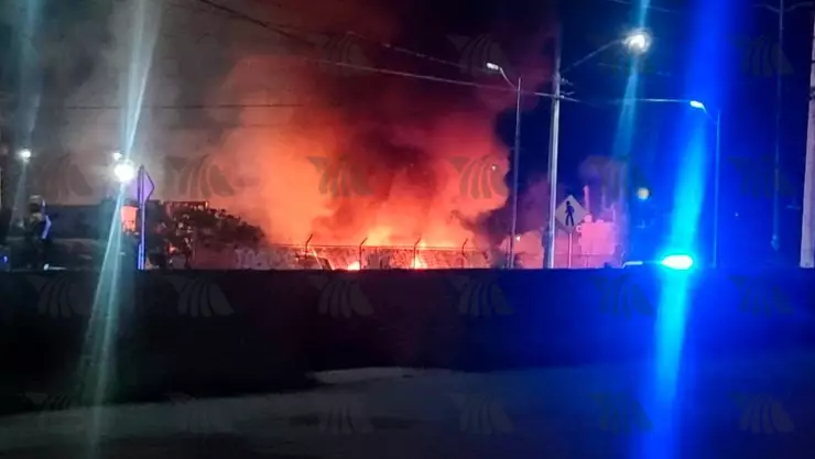 Se reporta incendio en avenida Chac Mool en Cancún, se trata de un predio (FOTOS)