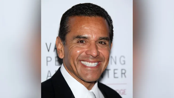 Antonio Villaraigosa se presentará al gobierno de California.jpg