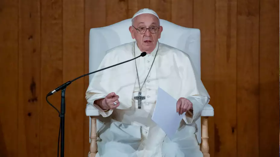 El papa Francisco en la parroquia de Serafina, en Portugal.