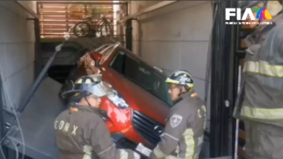 caída_elevador_autos_Benito_Juárez.png