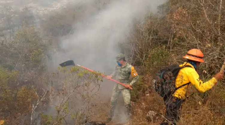 MILITARES-INCENDIO.jpg