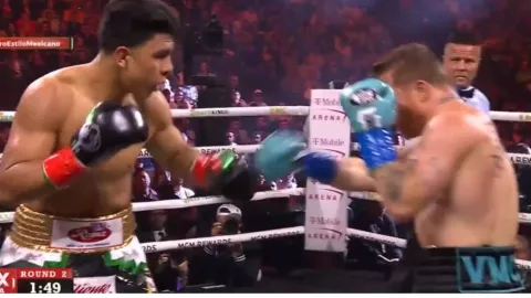 Canelo vs Munguía
