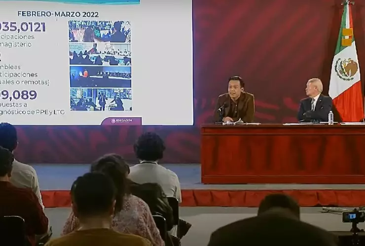 Marx_Arriaga_presenta_error_cifra_conferencia_libros_texto_SEP