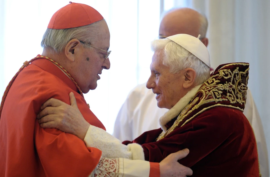 Papa Benedicto XVI renuncia a su cargo