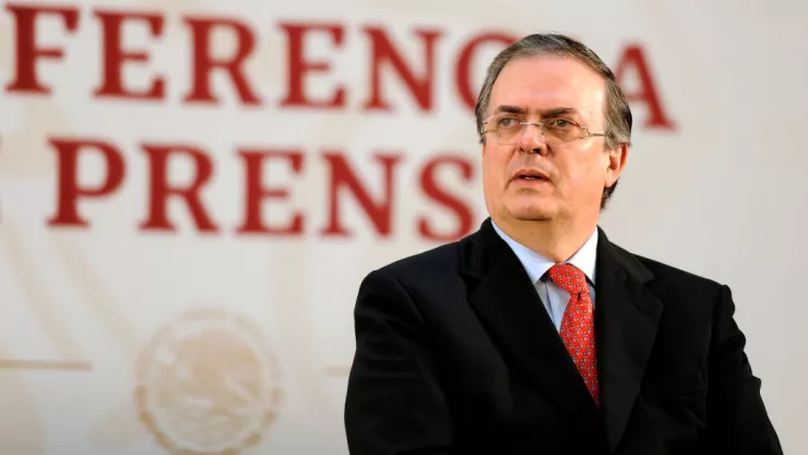marcelo ebrard extraccion uteros