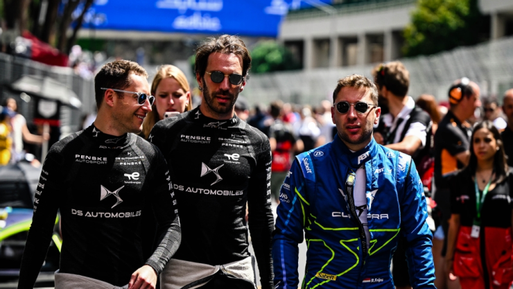 Stoffel Vandoorne, Jean Eric Vergne y Robin Frijns.jpg