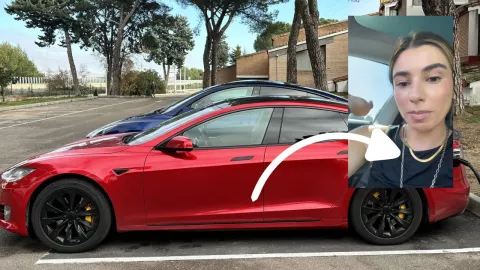 AUTO TESLA
