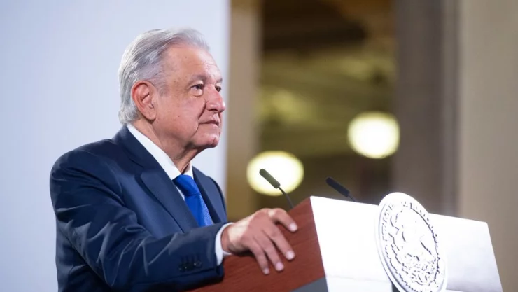 Libro ‘A la mitad del camino’ de AMLO sale a la venta este fin de semana