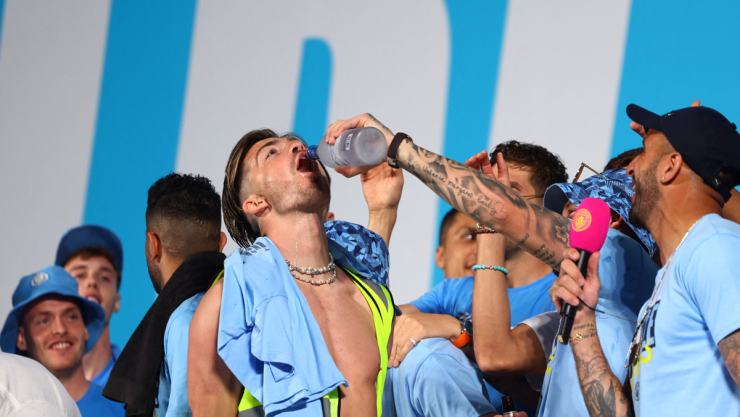 Jack Grealish festejando la coronación del Manchester City