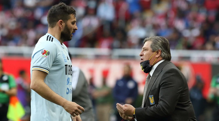 Gignac y Miguel Herrera