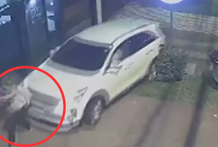 Hombre atropella a su esposa en Paraguay