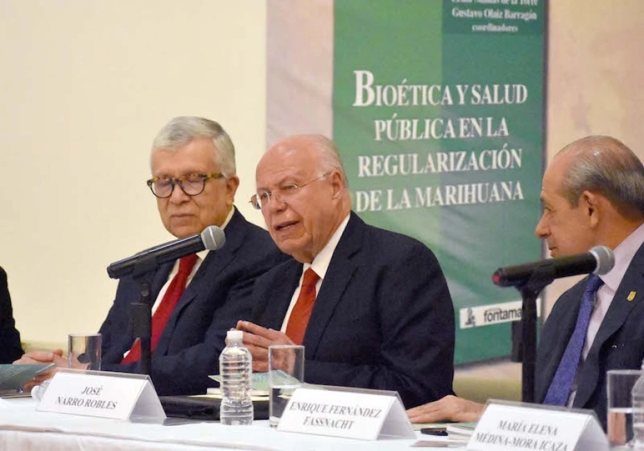 Más investigación