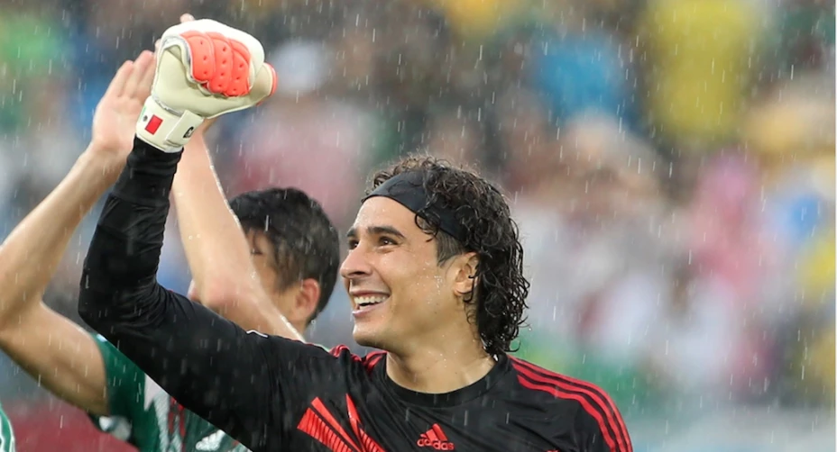 Guillermo Ochoa explota contra el Málaga