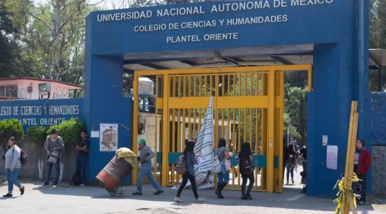 Estudiante intenta suicidarse en baños del CCH Oriente; suspenden clases.jpg
