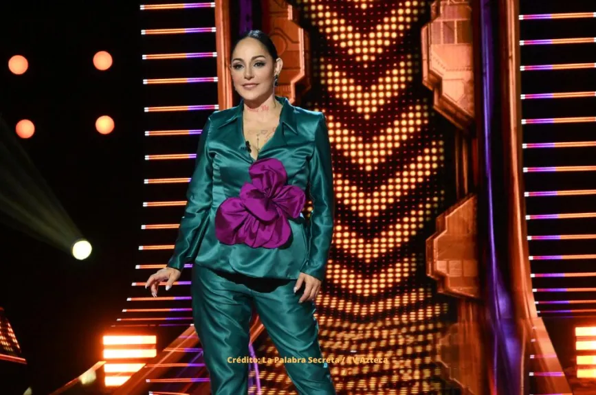 10 Lolita Cortés lució un bonito traje verde con una coleta.jpg