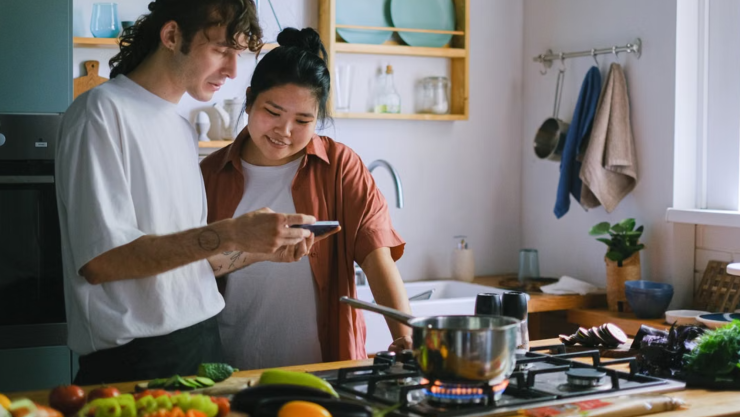 ¿Cuál es el olor que las moscas más odian y cómo usarlo en la cocina?