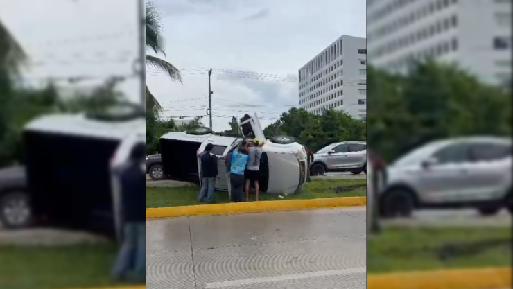 ¡Última hora! Se registra Volcadura en el Boulevard Colosio de Cancún hoy 10 de noviembre de 2025; esto se sabe.webp