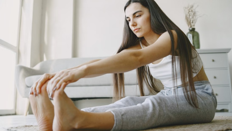 7 estiramientos que mantienen tus articulaciones jóvenes después de los 30